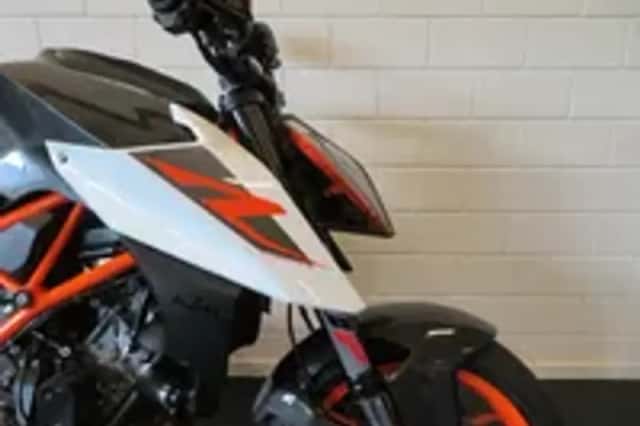 KTM 1290 Super Duke GT (2017) thumbnail 4