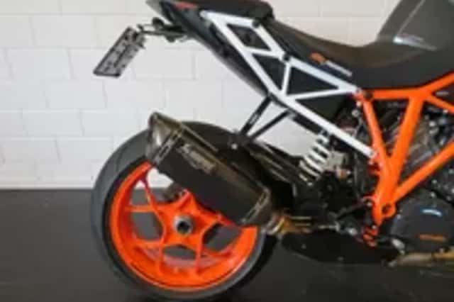 KTM 1290 Super Duke GT (2017) thumbnail 6
