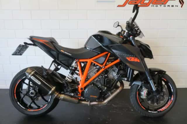 KTM Super Duke 1290 (2016) thumbnail 1