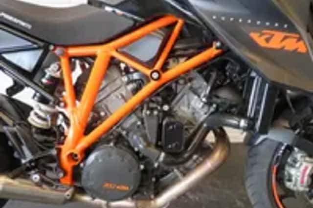 KTM Super Duke 1290 (2016) thumbnail 5