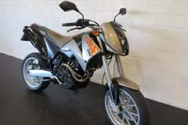 KTM 640 Duke (2000) thumbnail 2