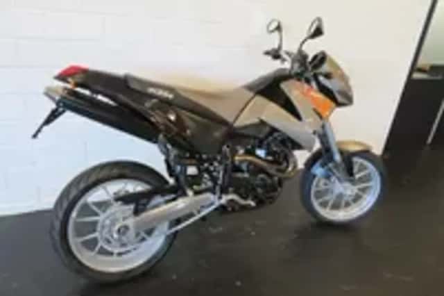 KTM 640 Duke (2000) thumbnail 3