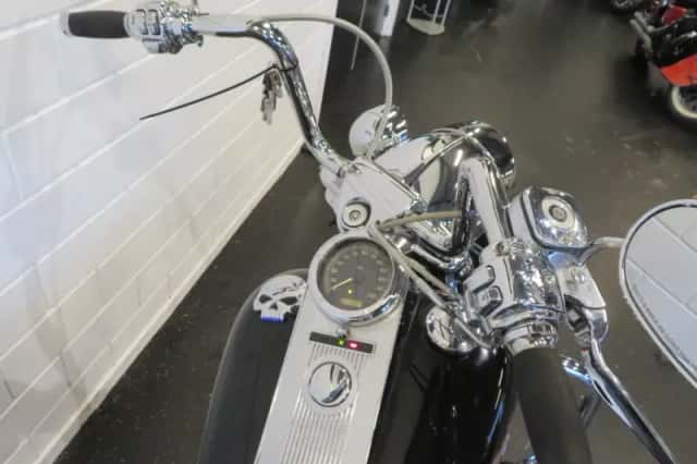 Harley-Davidson Road King (2006) thumbnail 5