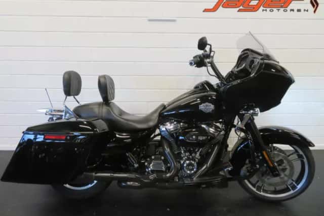 Harley-Davidson Road Glide (2017) thumbnail 1