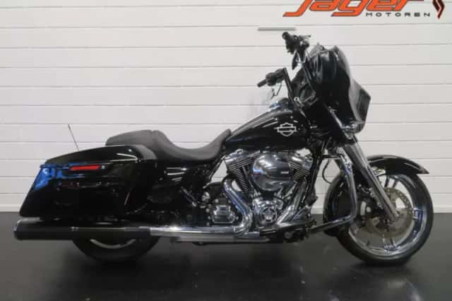 Harley-Davidson Street Glide (2016) thumbnail 1