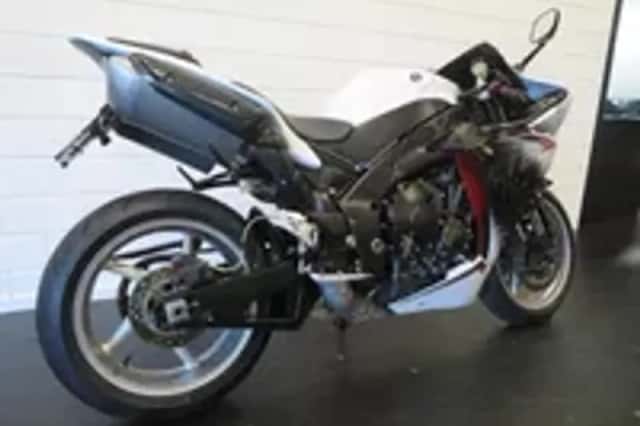 Yamaha YZF-R1 (2009) thumbnail 3