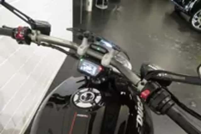 Ducati Xdiavel (2016) thumbnail 5