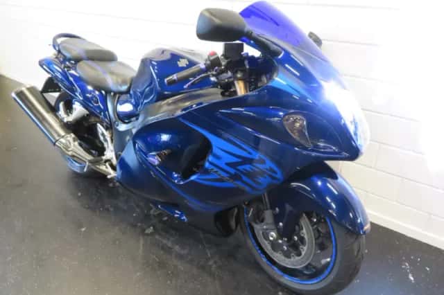 Suzuki GSX 1300R Hayabusa (2011) thumbnail 2