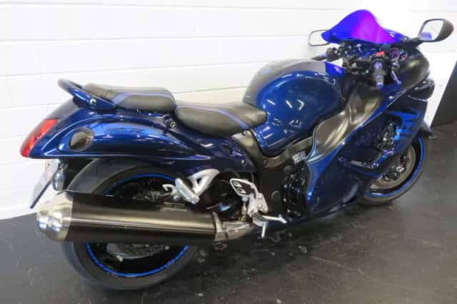 Suzuki GSX 1300R Hayabusa (2011) thumbnail 3