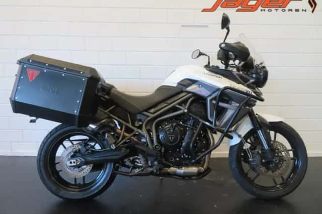 Triumph Tiger 800 XR (2016) thumbnail 1