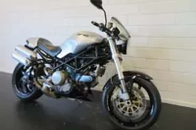Ducati Monster S2R (2006) thumbnail 2