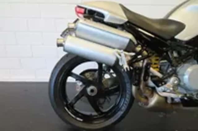 Ducati Monster S2R (2006) thumbnail 6