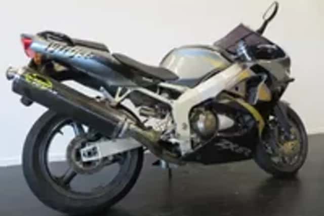 Kawasaki Ninja (1999) thumbnail 3