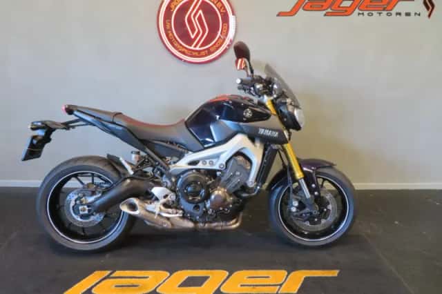 Yamaha MT-09 (2014) thumbnail 1