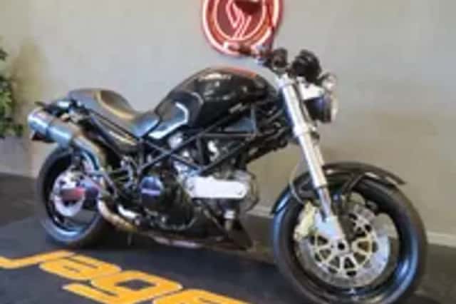 Ducati Monster 620I DARK (2002) thumbnail 2