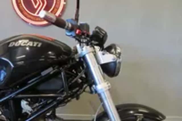 Ducati Monster 620I DARK (2002) thumbnail 5