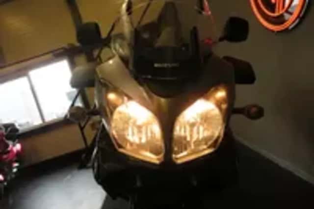 Suzuki V-Strom (2008) thumbnail 4