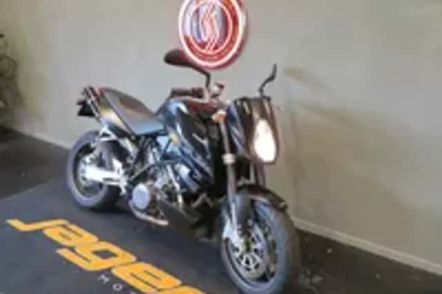 KTM 990 Super Duke (2006) thumbnail 2