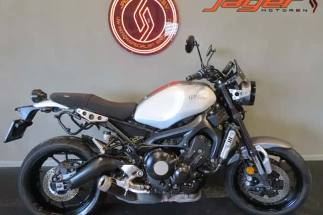 Yamaha XSR900 (2016) thumbnail 1