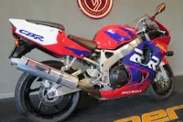 Honda Fireblade (1998) thumbnail 3