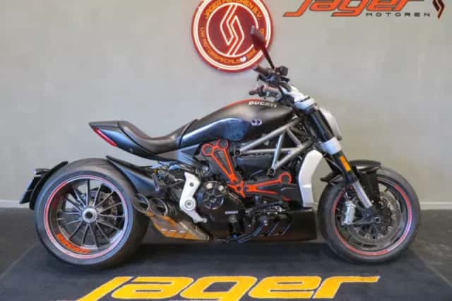 Ducati Xdiavel (2016) thumbnail 1