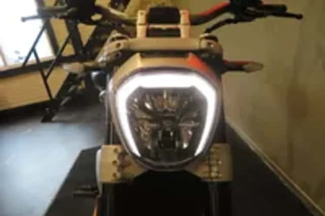 Ducati Xdiavel (2016) thumbnail 4