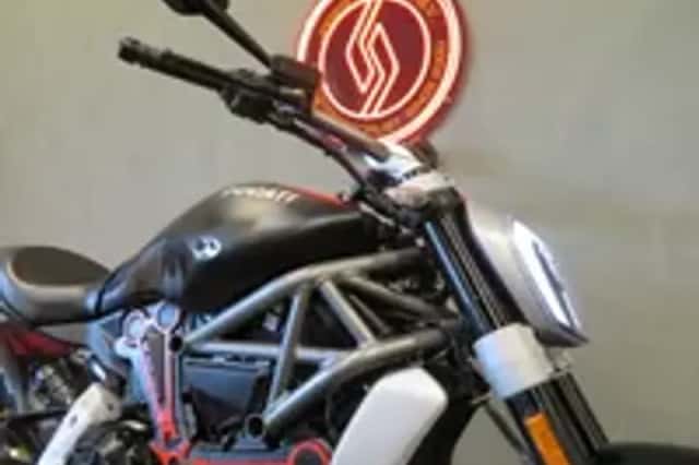 Ducati Xdiavel (2016) thumbnail 5