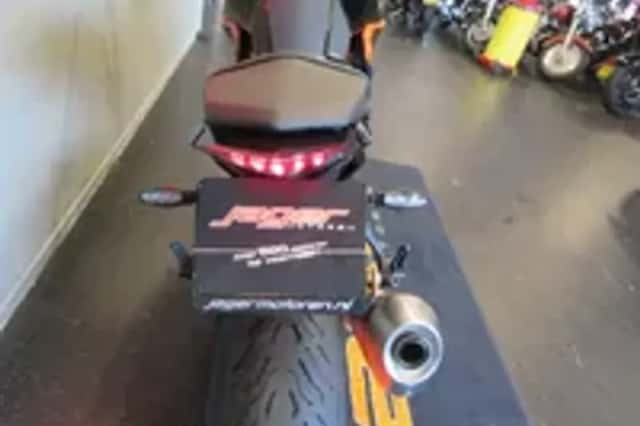KTM 1290 Super Duke (2019) thumbnail 4