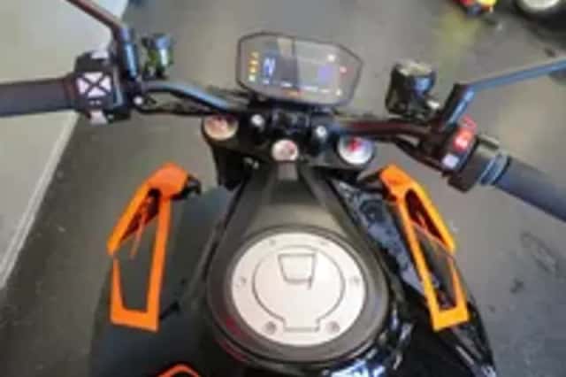 KTM 1290 Super Duke (2019) thumbnail 5