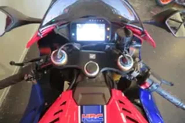 Honda CBR1000RR (2022) thumbnail 5