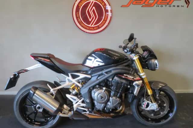 Triumph Speed Triple 1200 RS (2021) thumbnail 1
