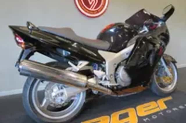 Honda CBR 1100 XX BLACKBIRD (2000) thumbnail 3