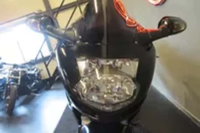 Honda CBR 1100 XX BLACKBIRD (2000) thumbnail 4