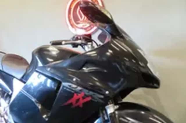 Honda CBR 1100 XX BLACKBIRD (2000) thumbnail 5
