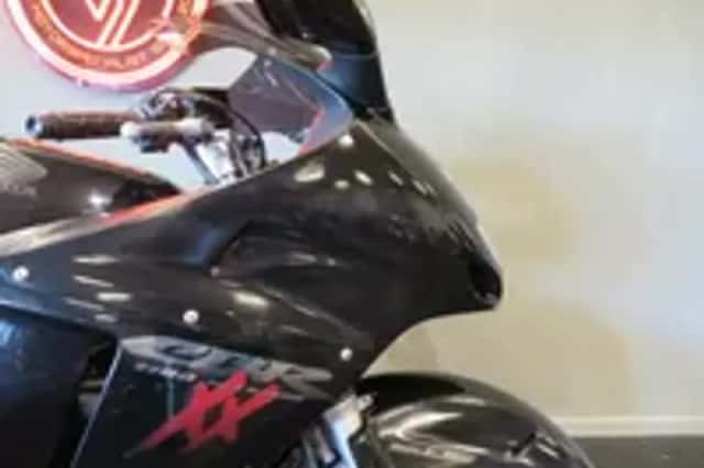 Honda CBR 1100 XX BLACKBIRD (2000) thumbnail 6