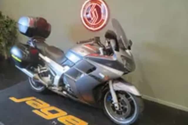 Yamaha FJR1300 (2004) thumbnail 2