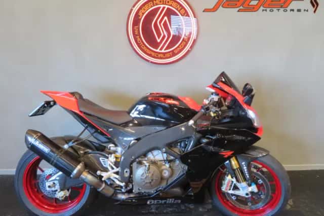 Aprilia RSV 4 Factory (2010) thumbnail 1