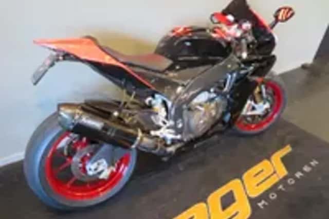 Aprilia RSV 4 Factory (2010) thumbnail 3
