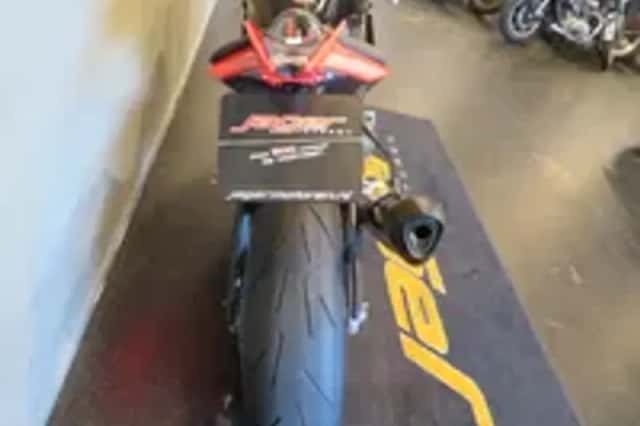 Aprilia RSV 4 Factory (2010) thumbnail 4