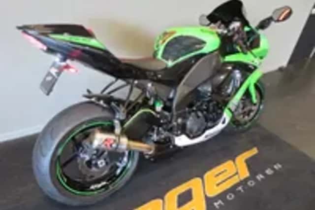 Kawasaki ZX 10 (2010) thumbnail 3