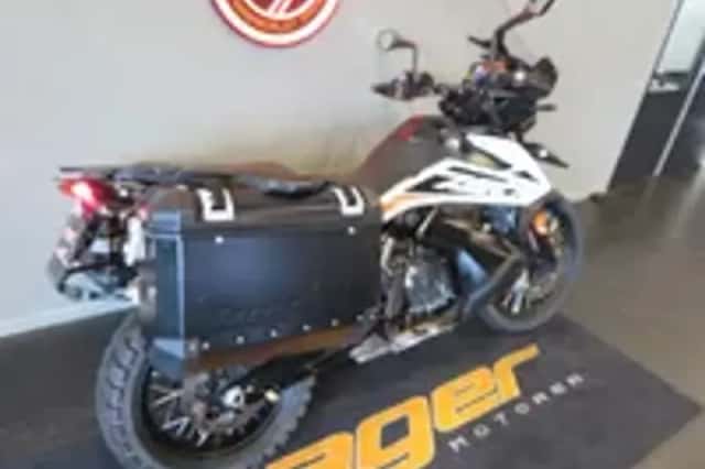 KTM 790 Adventure (2019) thumbnail 3