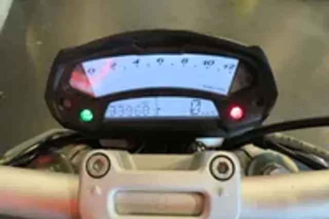 Ducati Monster 1100 (2009) thumbnail 6