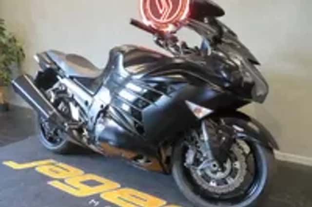 Kawasaki ZZR1400 (2014) thumbnail 2