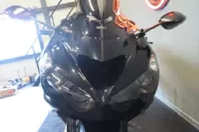 Kawasaki ZZR1400 (2014) thumbnail 4