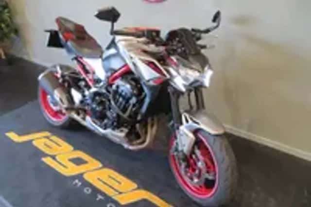 Kawasaki Z900 (2023) thumbnail 2