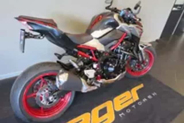 Kawasaki Z900 (2023) thumbnail 3