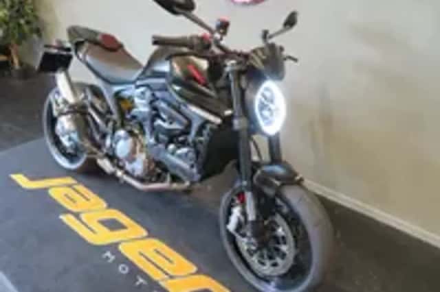 Ducati Monster 950 937 (2021) thumbnail 2