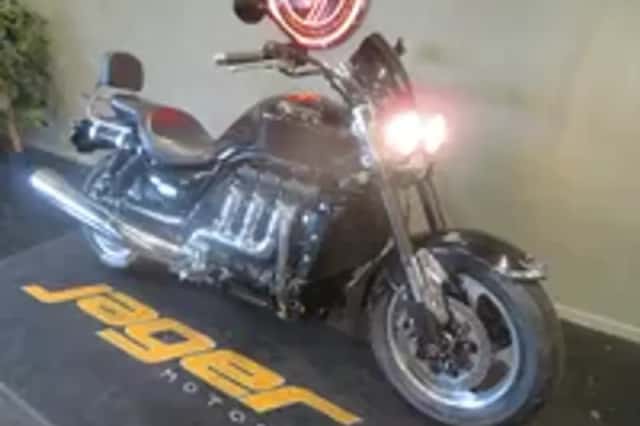 Triumph Rocket 3 ROADSTER (2012) thumbnail 2