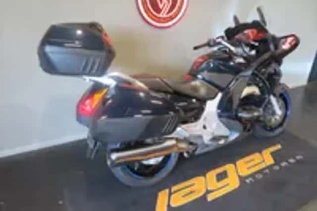 Honda ST 1300 (2003) thumbnail 3