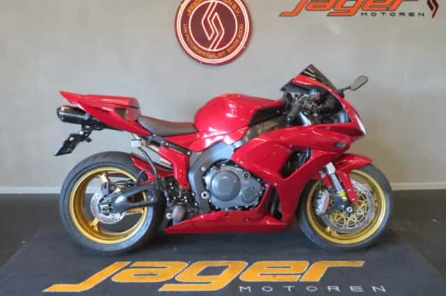 Honda CBR1000RR (2006) thumbnail 1